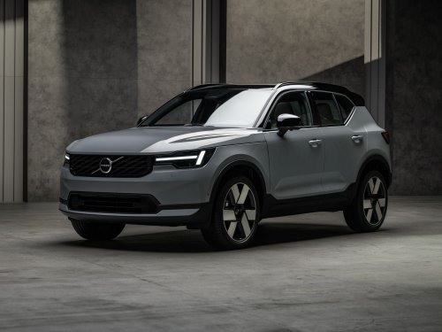 Volvo’s Decade-Old XC40 Refuses To Die, Gains Design And Tech Updates