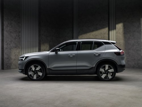Volvo’s Decade-Old XC40 Refuses To Die, Gains Design And Tech Updates