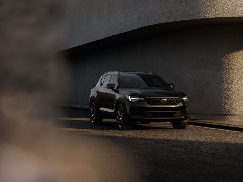 Volvo’s Decade-Old XC40 Refuses To Die, Gains Design And Tech Updates