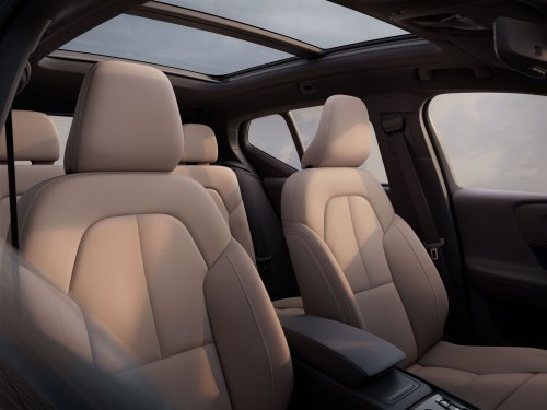Volvo’s Decade-Old XC40 Refuses To Die, Gains Design And Tech Updates