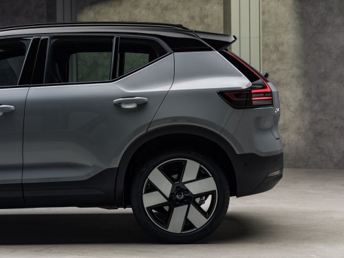 Volvo’s Decade-Old XC40 Refuses To Die, Gains Design And Tech Updates