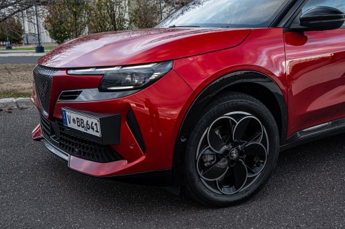 Alfa Romeo’s Junior Has Some Appeal, But It’s Not The Smart Choice | Review