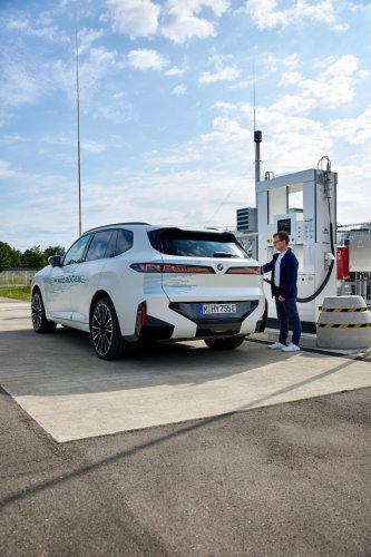 BMW’s Hydrogen X5 Is Now Closer Than Ever