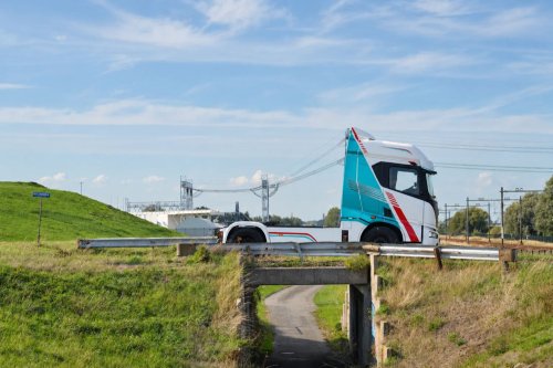 BYD’s New Electric Semi For Europe Beats Tesla In Almost Every Metric