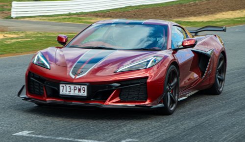 Driving The Corvette Stingray And Z06 On Track Is Like Dying And Going To Heaven | Review