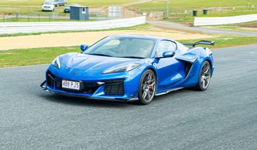 Driving The Corvette Stingray And Z06 On Track Is Like Dying And Going To Heaven | Review