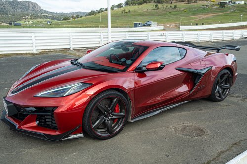 Driving The Corvette Stingray And Z06 On Track Is Like Dying And Going To Heaven | Review