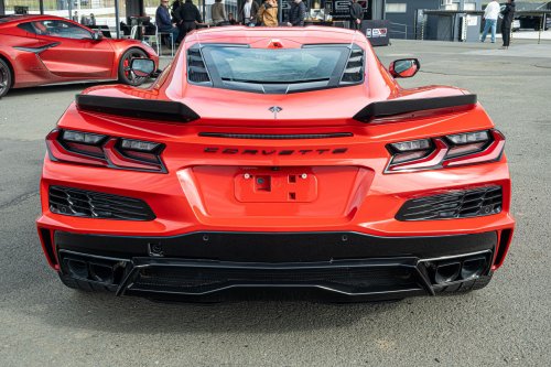 Driving The Corvette Stingray And Z06 On Track Is Like Dying And Going To Heaven | Review