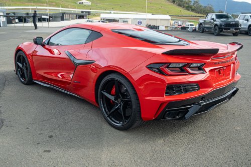 Driving The Corvette Stingray And Z06 On Track Is Like Dying And Going To Heaven | Review