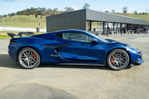 Driving The Corvette Stingray And Z06 On Track Is Like Dying And Going To Heaven | Review
