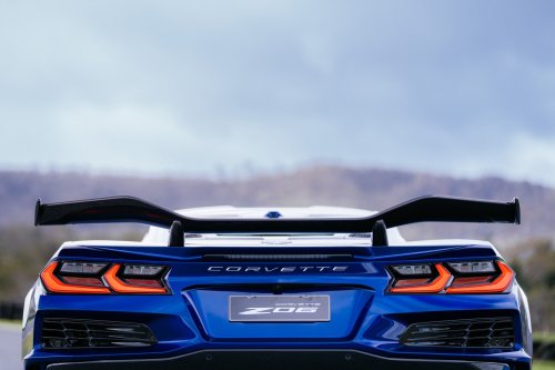 Driving The Corvette Stingray And Z06 On Track Is Like Dying And Going To Heaven | Review