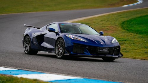 Driving The Corvette Stingray And Z06 On Track Is Like Dying And Going To Heaven | Review