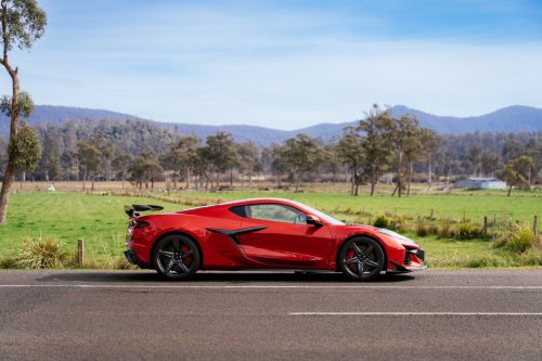 Driving The Corvette Stingray And Z06 On Track Is Like Dying And Going To Heaven | Review