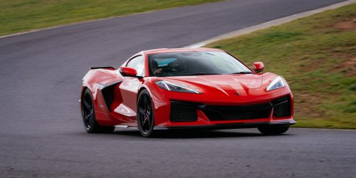 Driving The Corvette Stingray And Z06 On Track Is Like Dying And Going To Heaven | Review