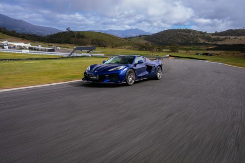 Driving The Corvette Stingray And Z06 On Track Is Like Dying And Going To Heaven | Review