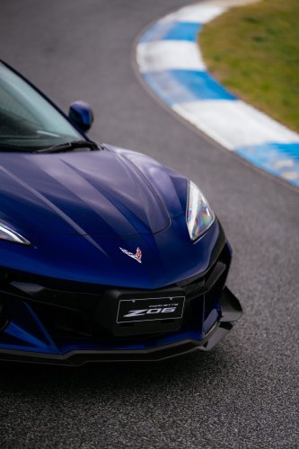 Driving The Corvette Stingray And Z06 On Track Is Like Dying And Going To Heaven | Review