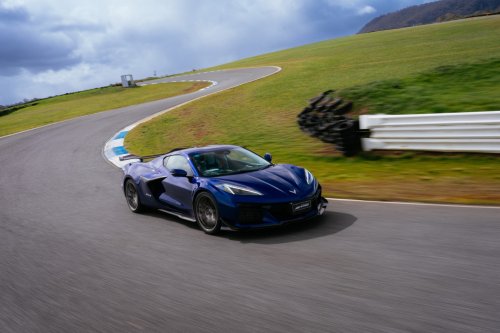 Driving The Corvette Stingray And Z06 On Track Is Like Dying And Going To Heaven | Review