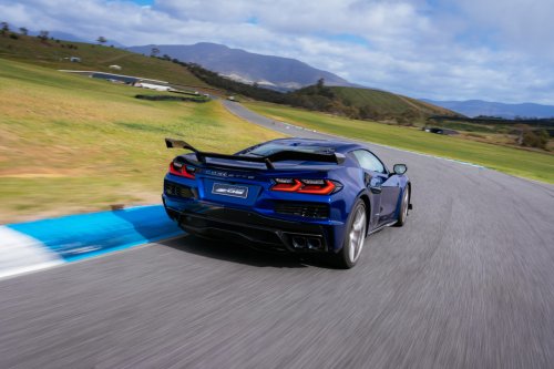 Driving The Corvette Stingray And Z06 On Track Is Like Dying And Going To Heaven | Review