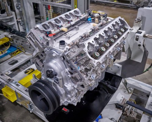 GM, GM’s New Small-Block V8s Turn Everyday Pickups Into Sleepers