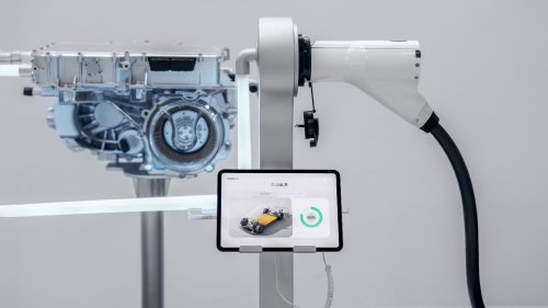 Geely, Smart, Geely’s Smart Charger Can Charge An EV Quicker Than A Bathroom Break