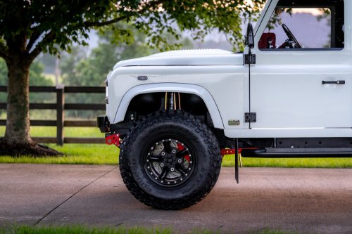 Helderburg’s Classic Defender Restomod Costs 2.5 Times More Than A New Octa