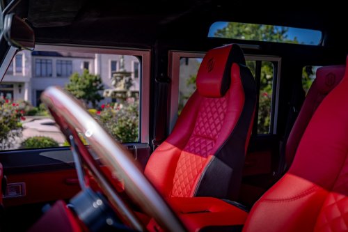 Helderburg’s Classic Defender Restomod Costs 2.5 Times More Than A New Octa
