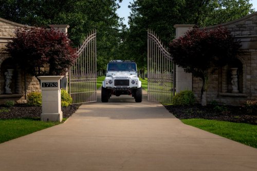 Helderburg’s Classic Defender Restomod Costs 2.5 Times More Than A New Octa