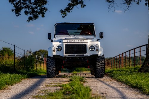 Helderburg’s Classic Defender Restomod Costs 2.5 Times More Than A New Octa