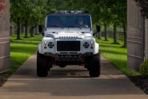 Helderburg’s Classic Defender Restomod Costs 2.5 Times More Than A New Octa