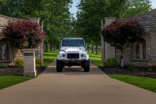 Helderburg’s Classic Defender Restomod Costs 2.5 Times More Than A New Octa