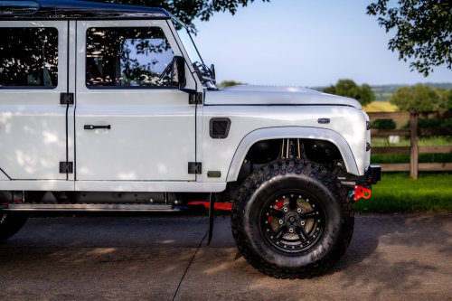Helderburg’s Classic Defender Restomod Costs 2.5 Times More Than A New Octa