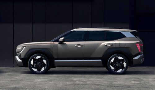 Hyundai’s New Tucson Remembers How You Got Into That Tight Parking Bay, And Reverses Itself Out