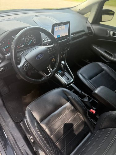Ford, Ford EcoSport, This Six-Wheeled Ford EcoSport Is A Monument To Questionable Decisions