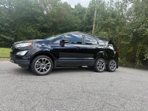 Ford, Ford EcoSport, This Six-Wheeled Ford EcoSport Is A Monument To Questionable Decisions