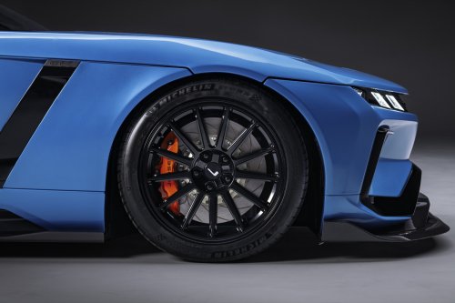 The Jensen Interceptor Is Back With A 960 HP Chevy Bang And A Seriously Big Wing