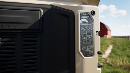 Jeep Wrangler JL-2A Looks Back At The World War II Era