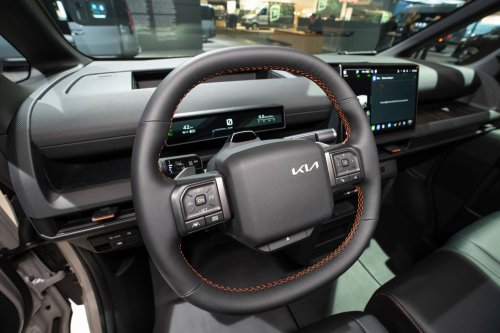 Kia Makes Regular Vans Feel Outdated With New PV7
