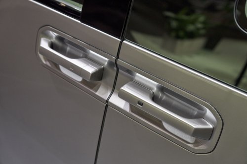 Kia Makes Regular Vans Feel Outdated With New PV7