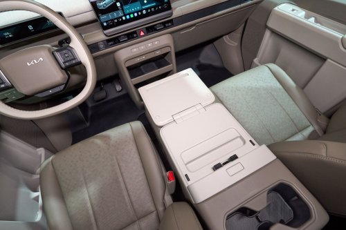 Kia Makes Regular Vans Feel Outdated With New PV7