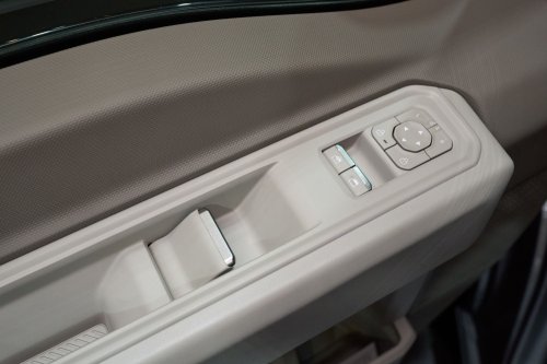 Kia Makes Regular Vans Feel Outdated With New PV7