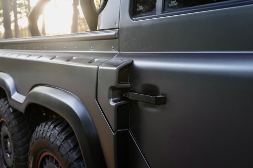 With Two Extra Wheels, This Defender Is Ready To Tackle Anything