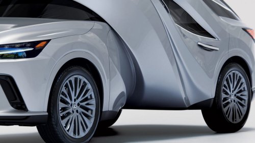 Someone Used The Photoshop Warp Tool On A Lexus In Real Life