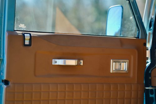 This Osprey Land Rover Defender Is Hiding An American V8 Punch