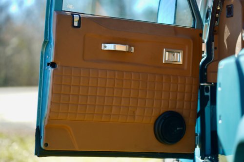 This Osprey Land Rover Defender Is Hiding An American V8 Punch