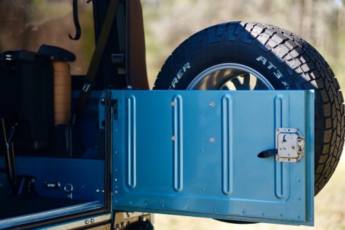 This Osprey Land Rover Defender Is Hiding An American V8 Punch