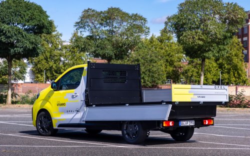 Stellantis, Think, Stellantis Has A New Manual Turbodiesel Truck But It’s Not What You Think