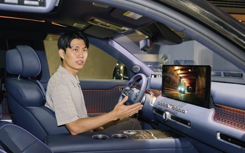 Genesis GV90 Shows How Massive Display Grows Even Bigger For The Ultimate In-Car Movie Theater