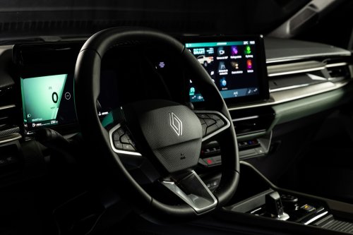 Renault’s Sensible New Truck Says It Rides Like An SUV