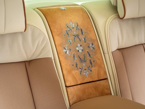 One-Off Rolls-Royce Phantom Hummingbird Is The First To Use Abalone Shells