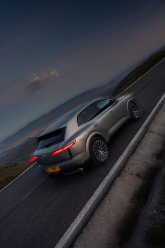 Bentley Torcal Arrives With 876 HP And 375 Miles Of Range